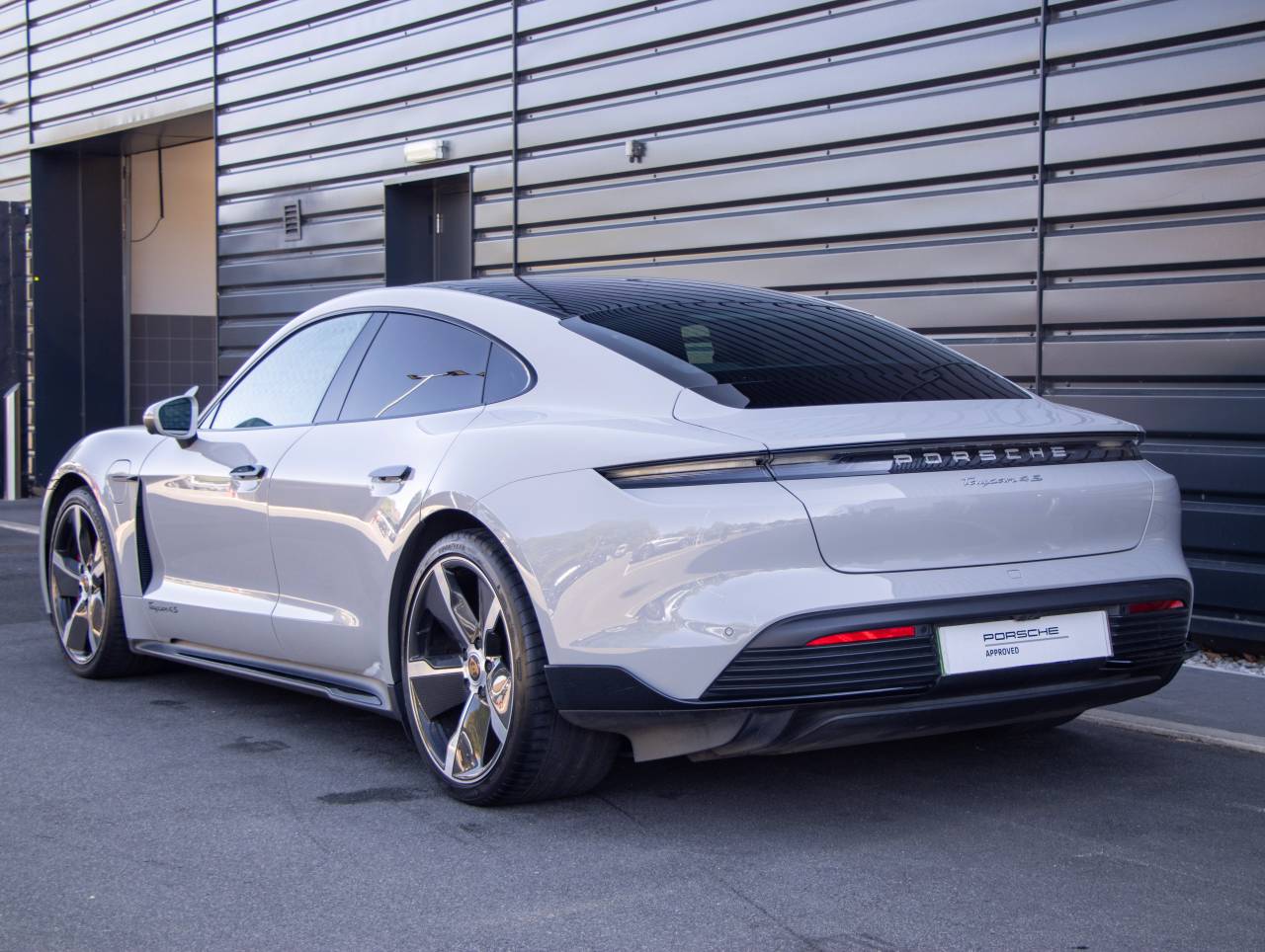 Taycan 4S (79KWH) (15) image 13