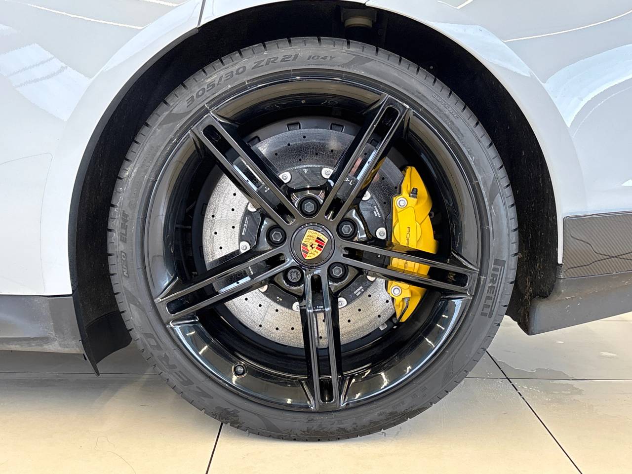 Taycan TURBO S SPORT TURISMO image 18