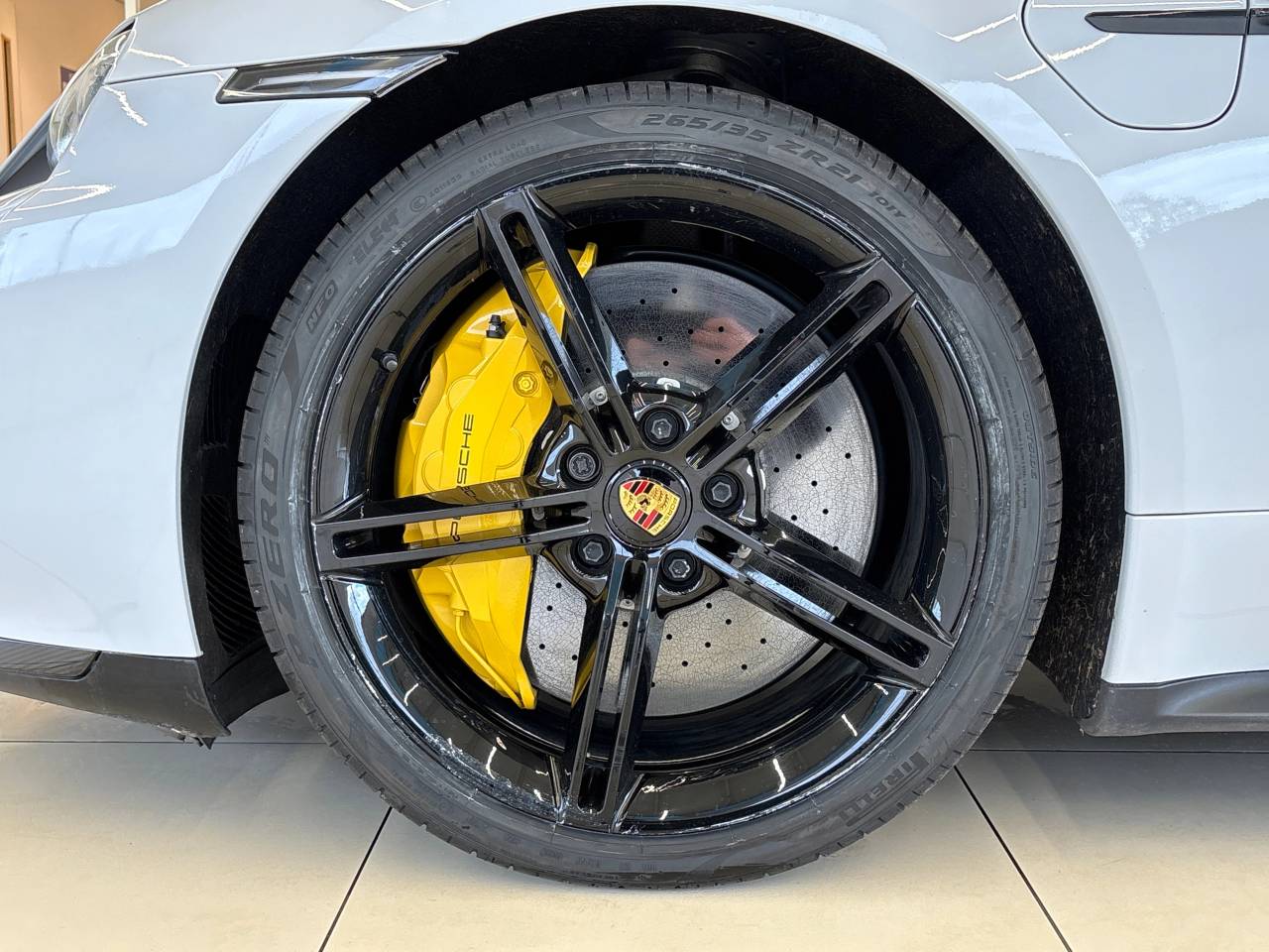 Taycan TURBO S SPORT TURISMO image 19