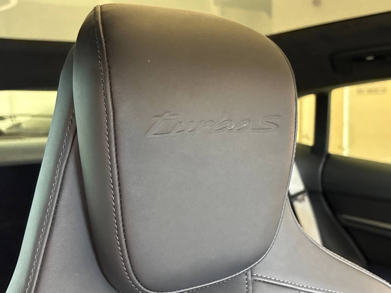 Taycan TURBO S SPORT TURISMO image 26