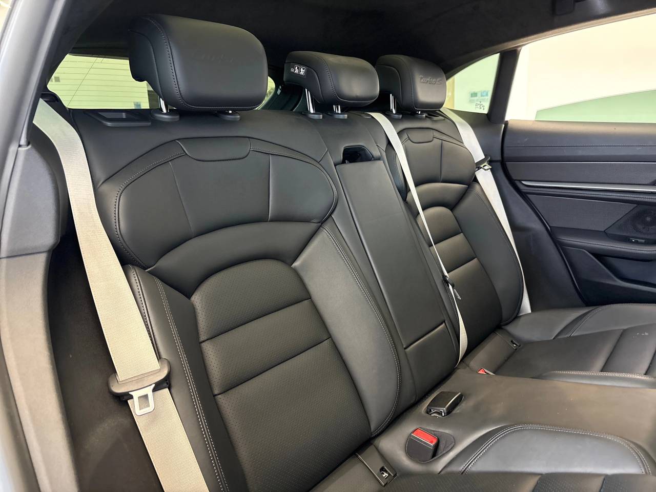 Taycan TURBO S SPORT TURISMO image 41