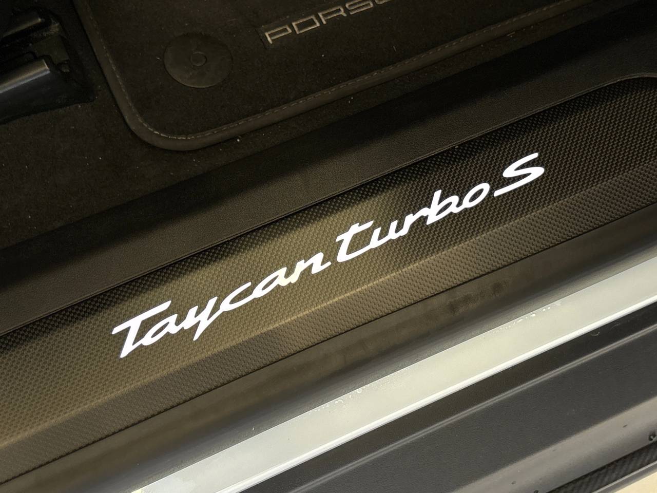 Taycan TURBO S SPORT TURISMO image 29