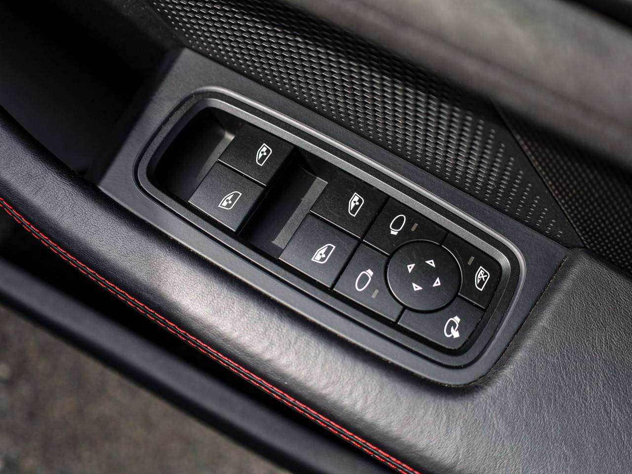 Taycan GTS SPORT TURISMO (13) image 30
