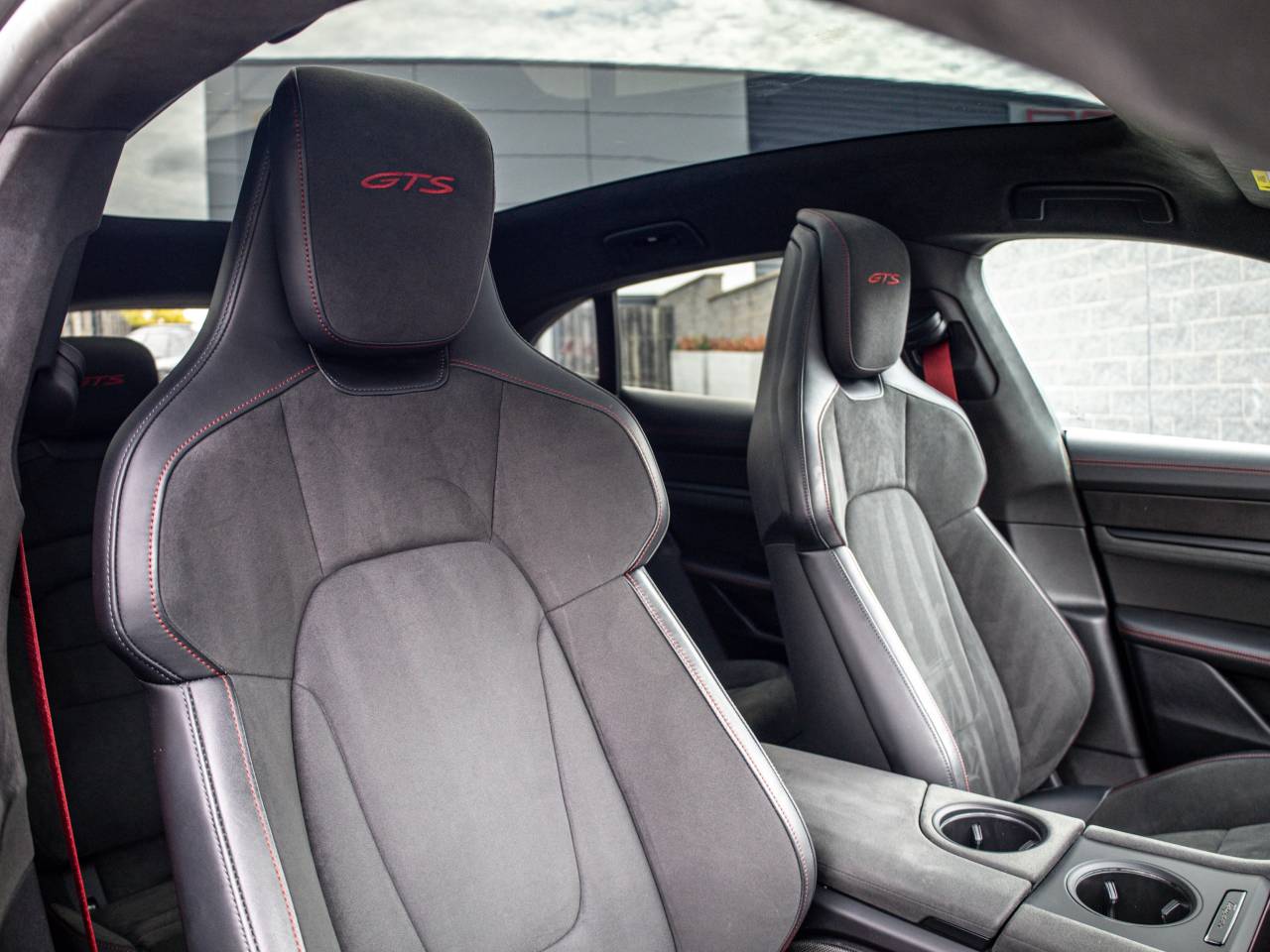 Taycan GTS SPORT TURISMO (13) image 05