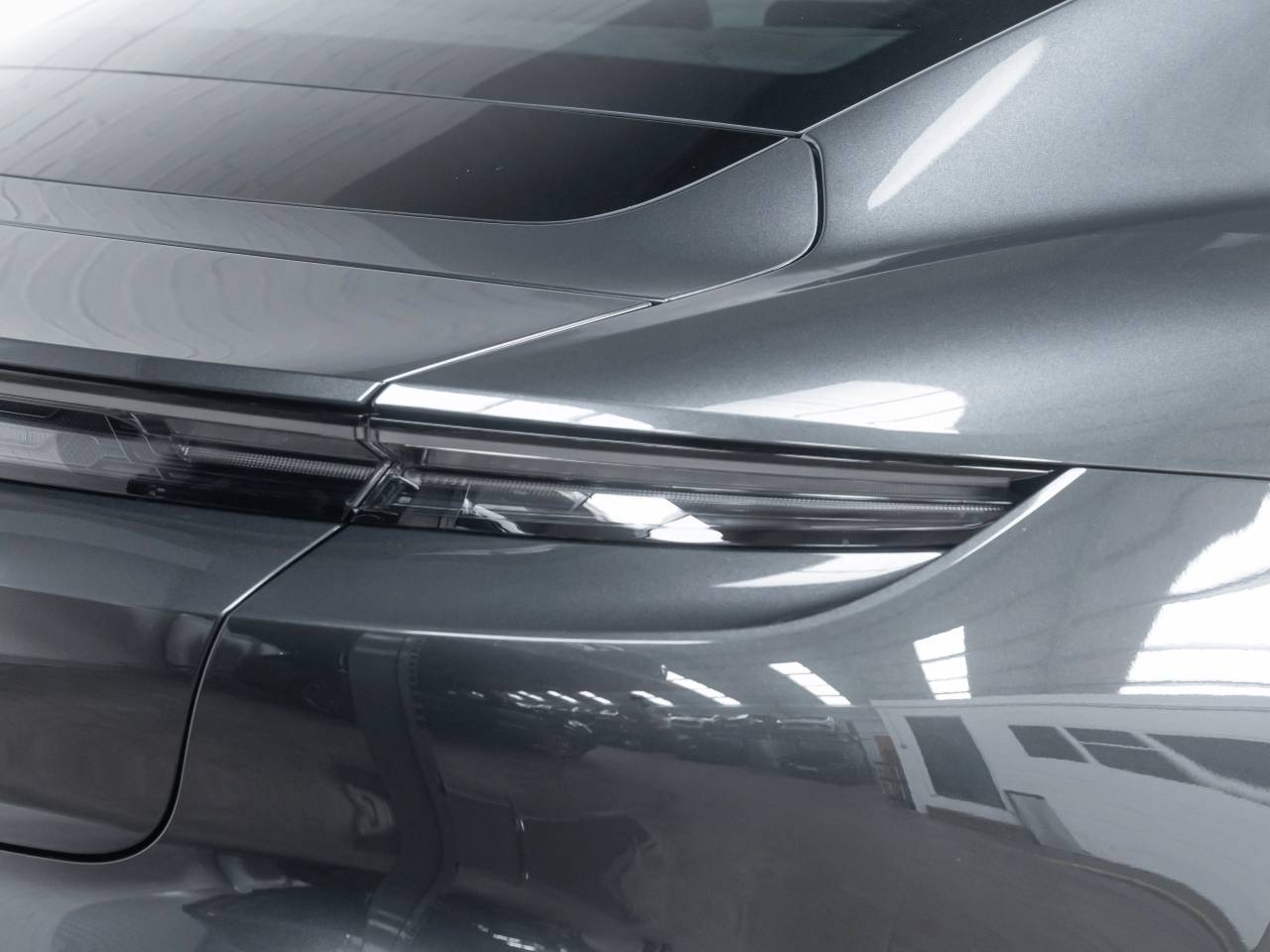 Taycan BASE (1) image 14