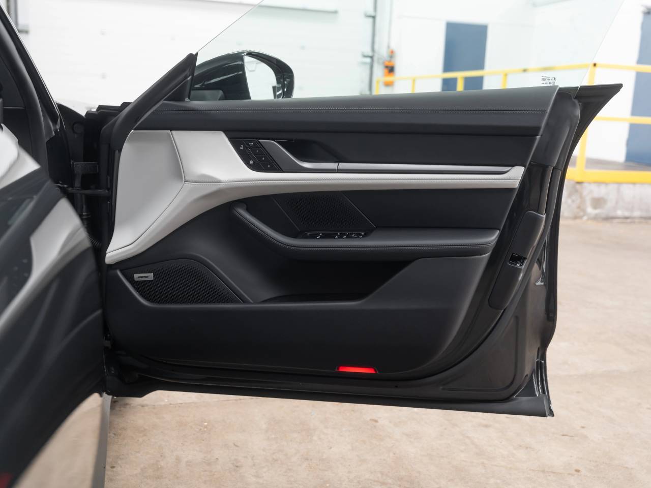 Taycan BASE (1) image 39