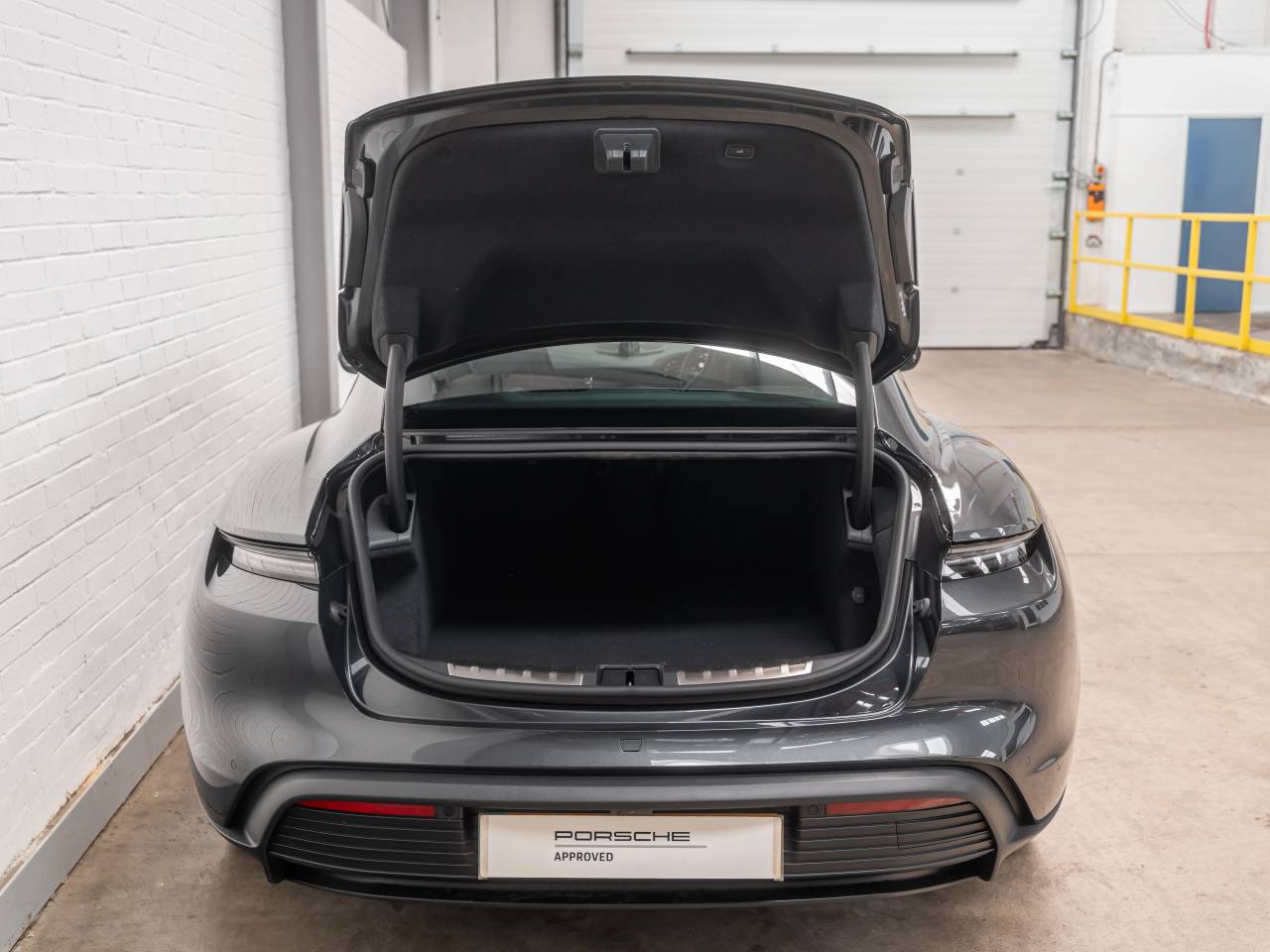 Taycan BASE (1) image 29