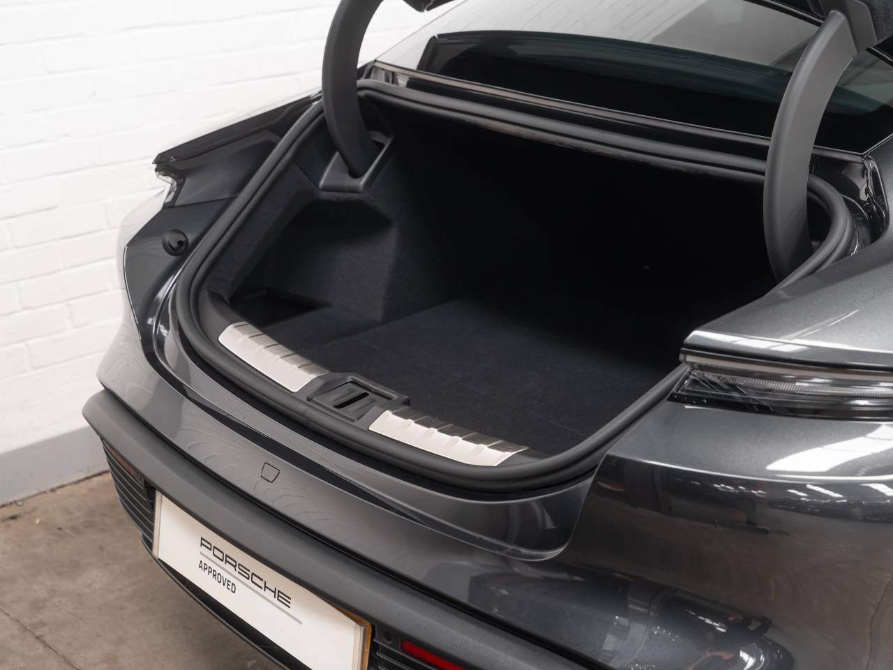 Taycan BASE (1) image 30