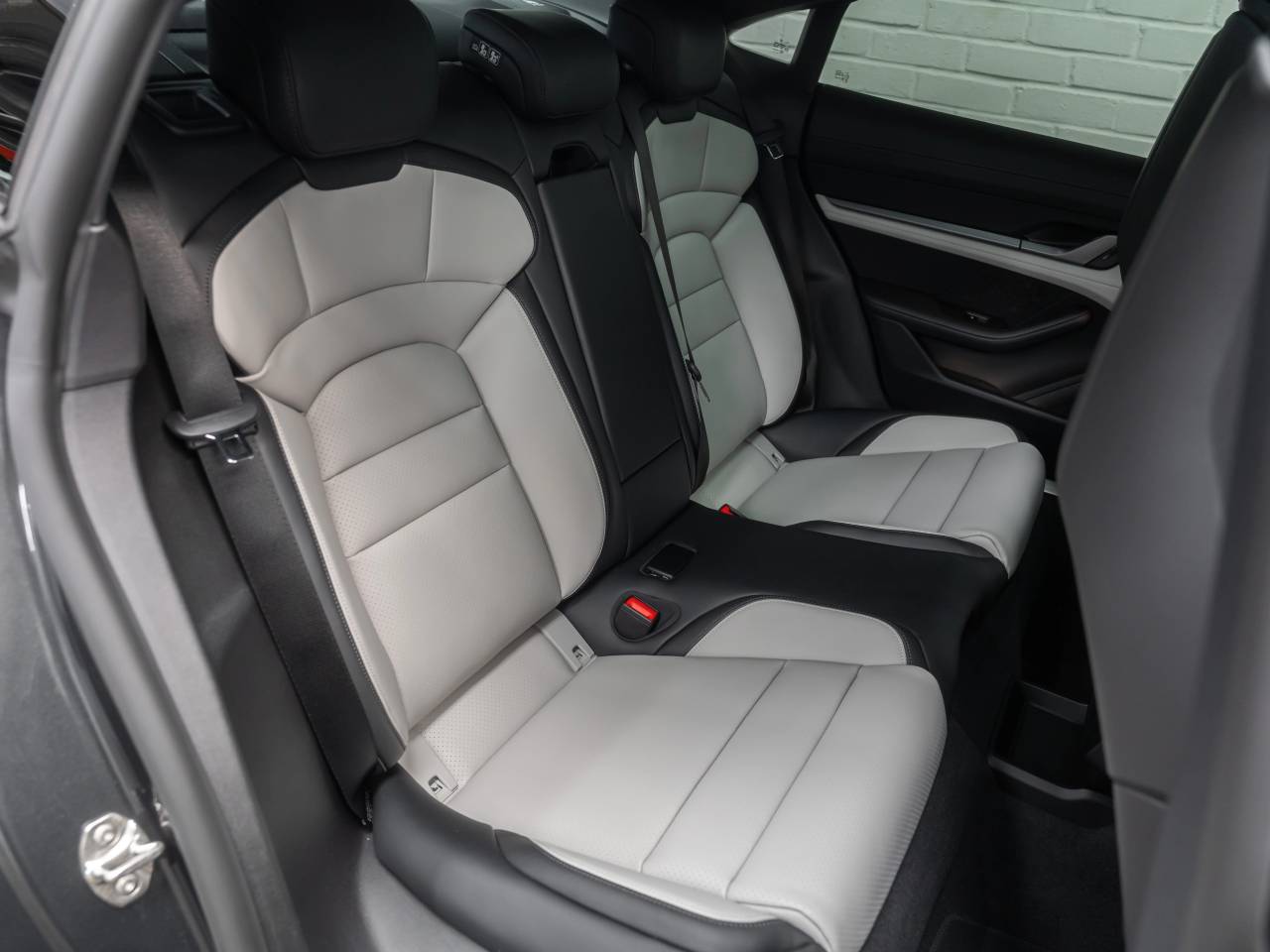 Taycan BASE (1) image 28