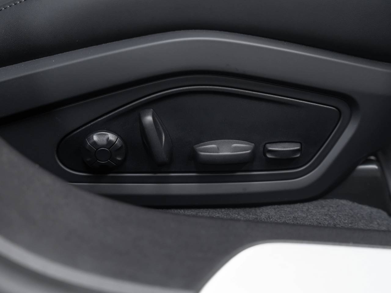 Taycan BASE (1) image 25