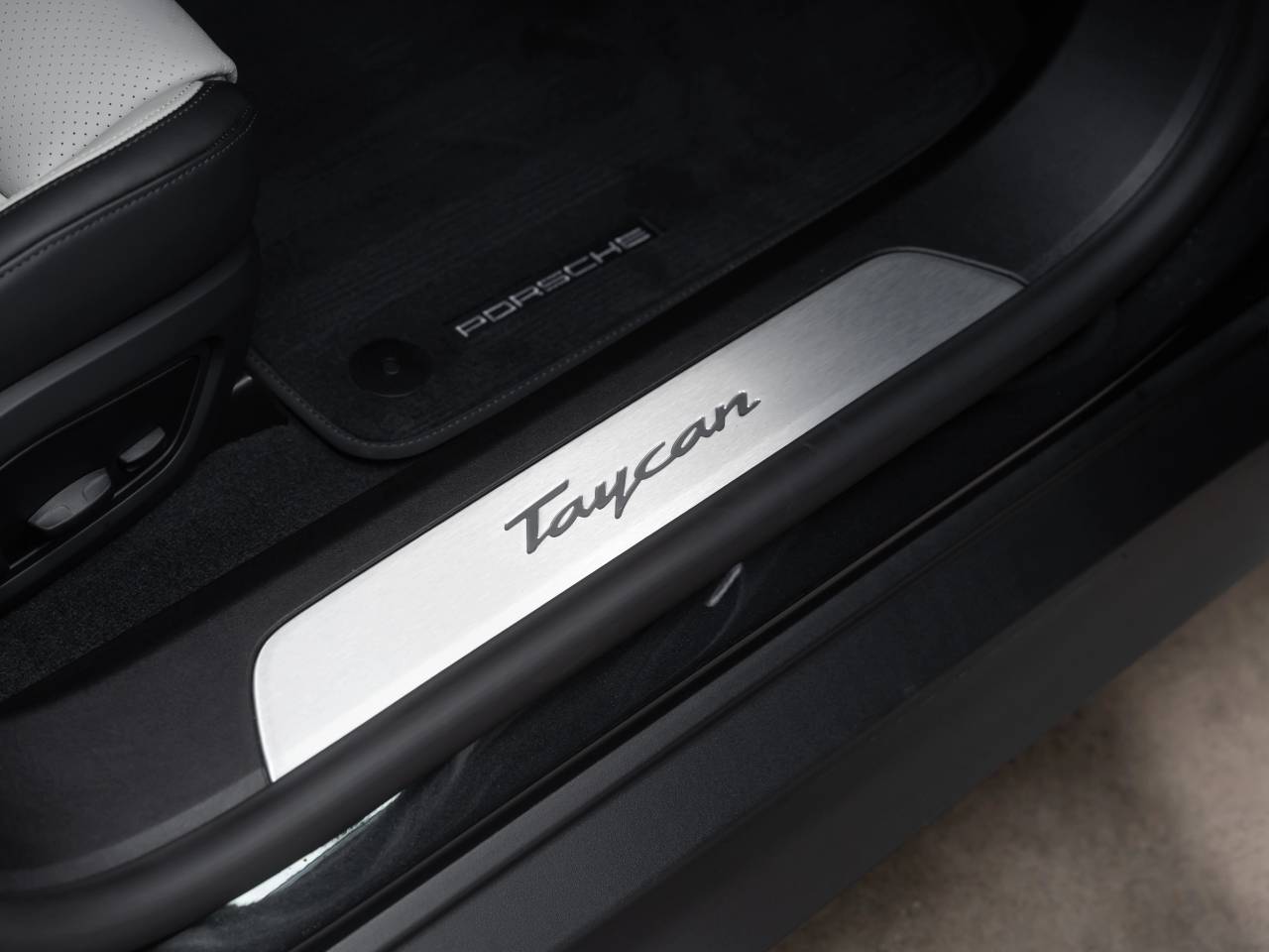 Taycan BASE (1) image 40