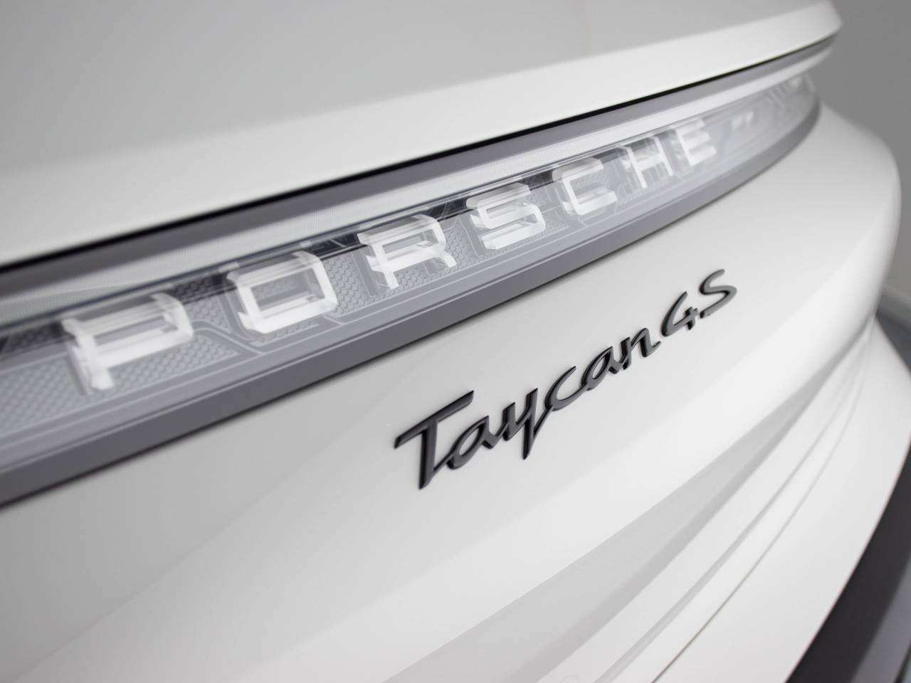 Taycan 4S CROSS TURISMO (4) image 24