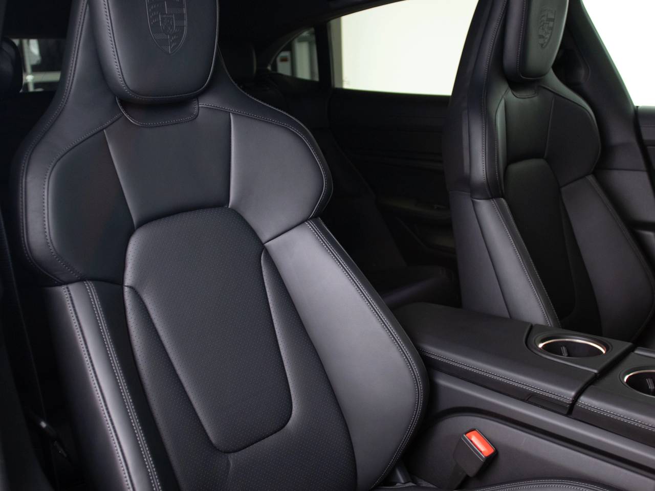 Taycan 4S CROSS TURISMO (4) image 08