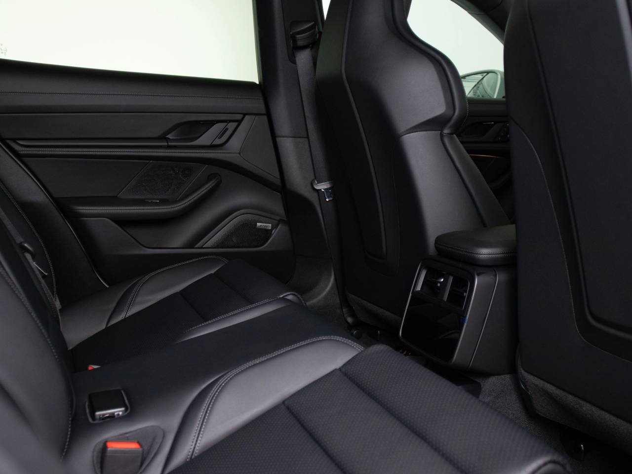 Taycan 4S CROSS TURISMO (4) image 46