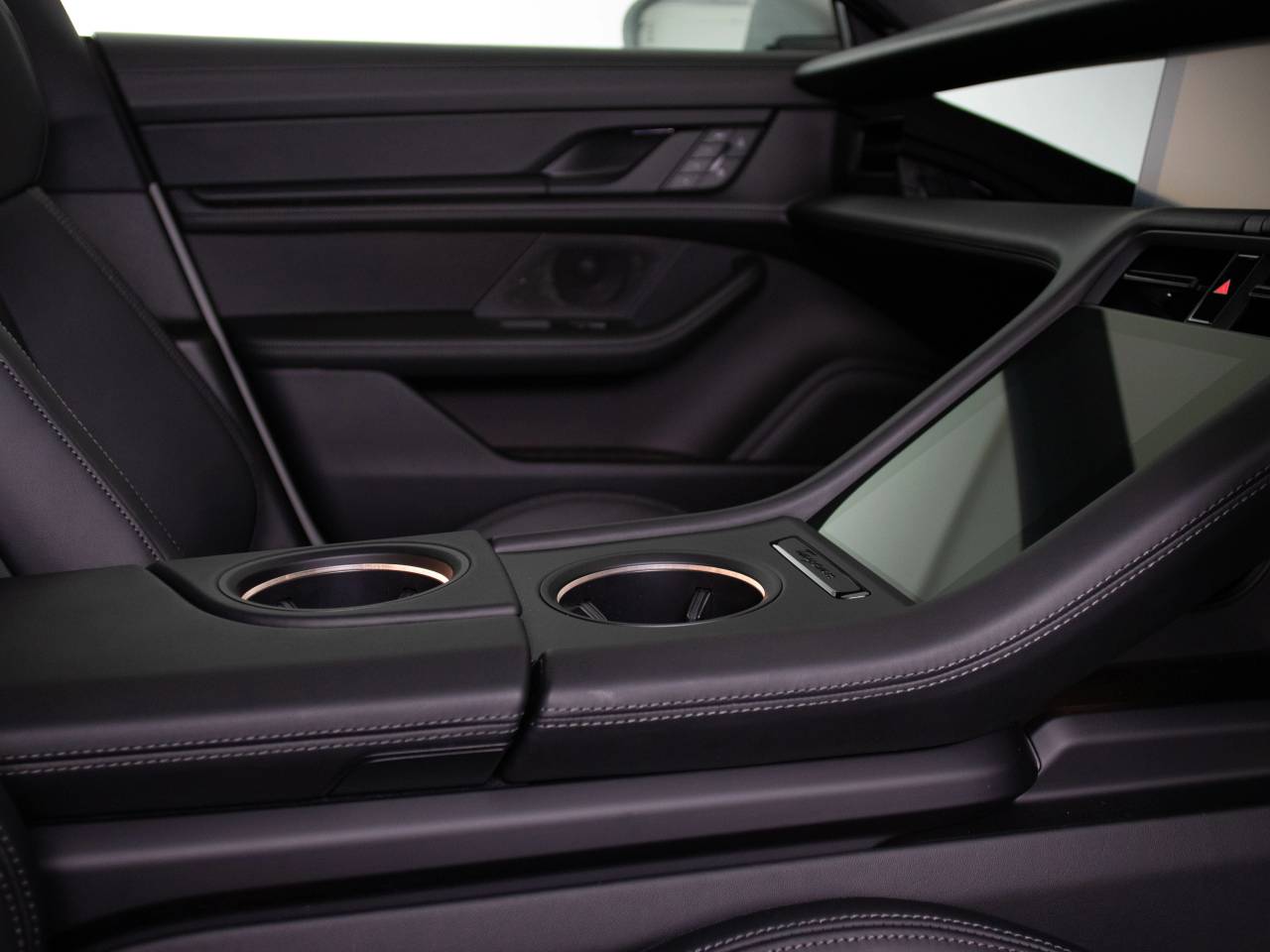 Taycan 4S CROSS TURISMO (4) image 34