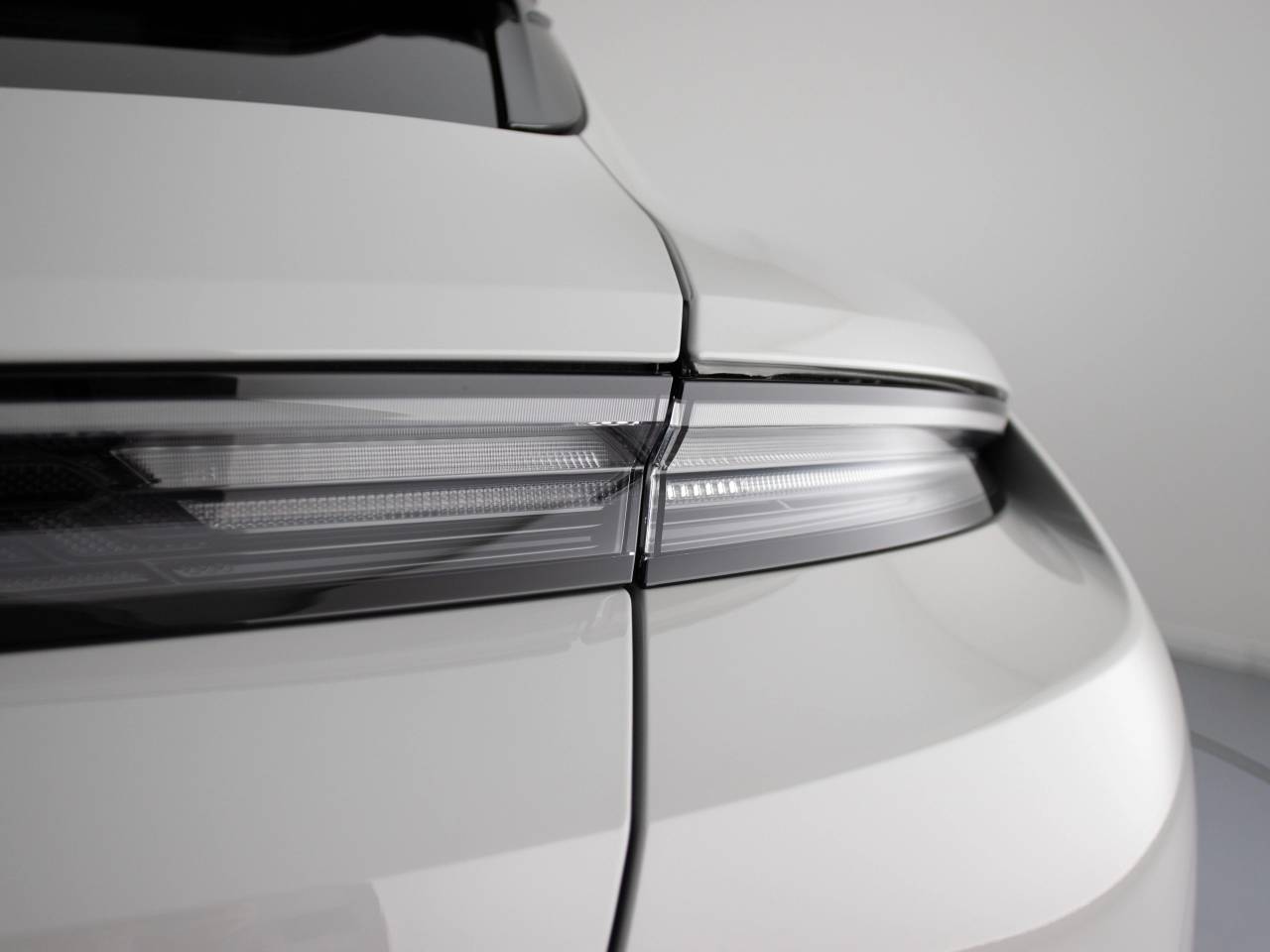 Taycan 4S CROSS TURISMO (4) image 25