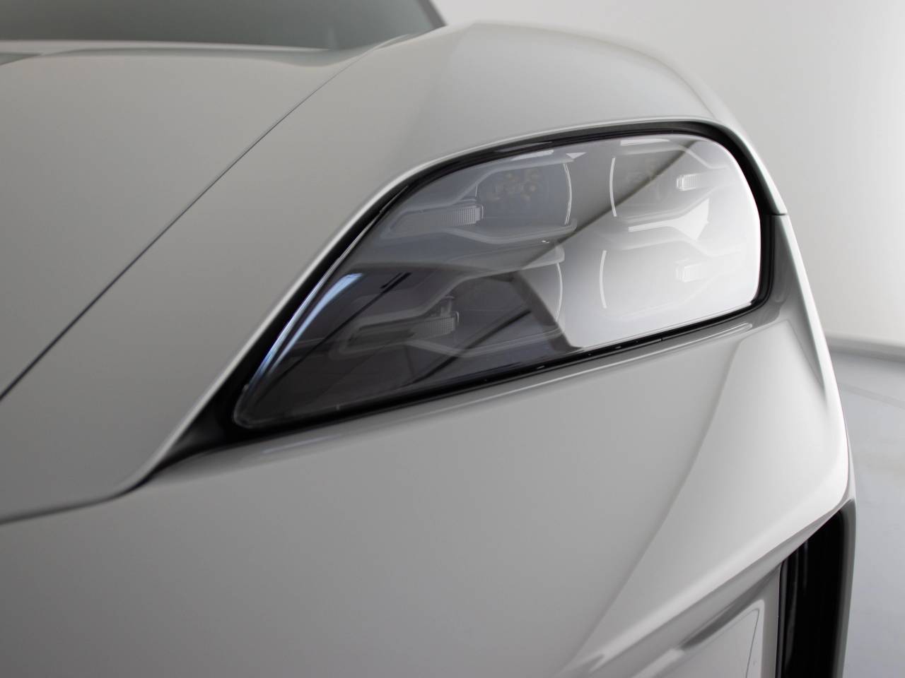 Taycan 4S CROSS TURISMO (4) image 18