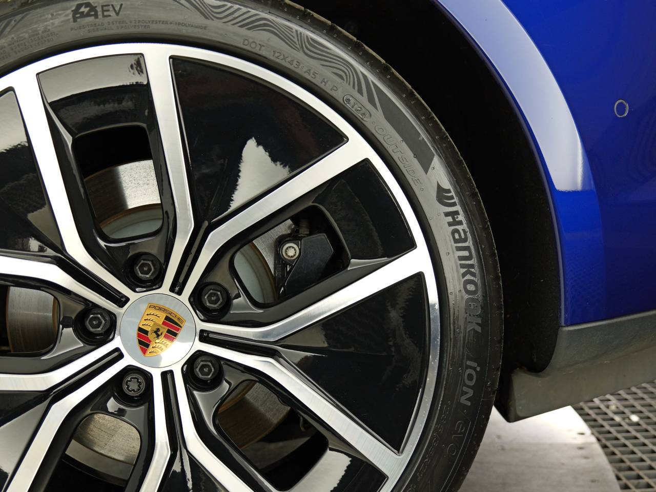 Taycan 4S SPORT TURISMO (7) image 09
