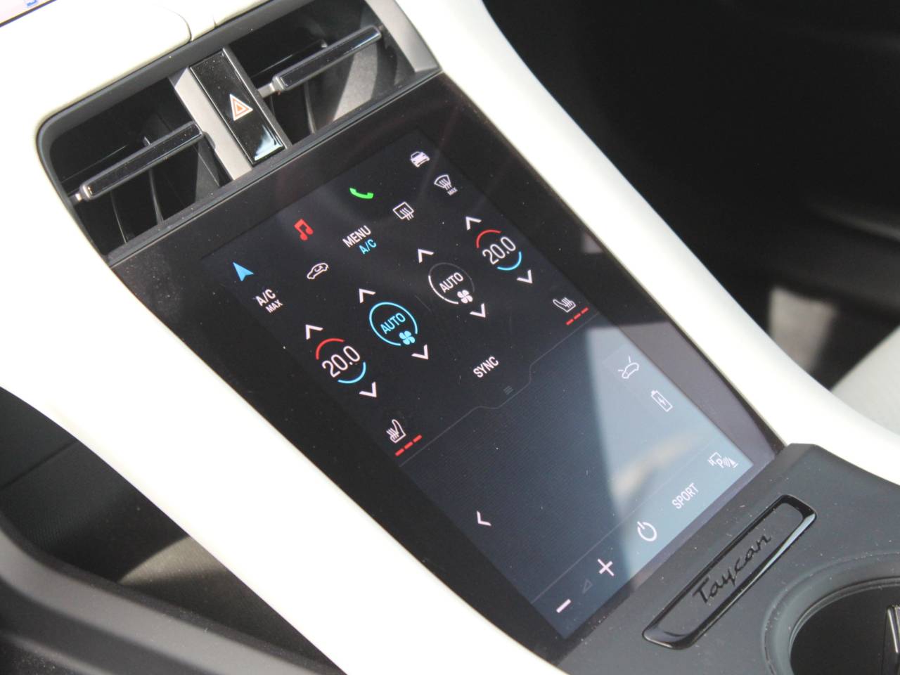 Taycan 4S CROSS TURISMO (10) image 28