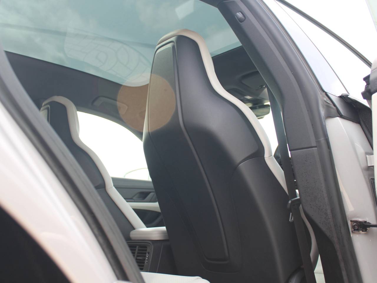 Taycan 4S CROSS TURISMO (10) image 31
