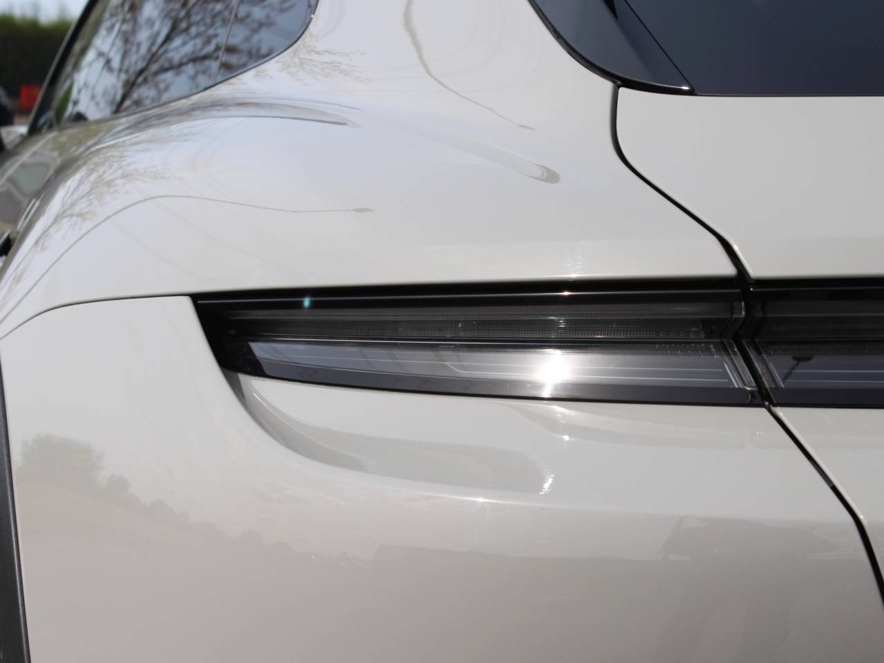 Taycan 4S CROSS TURISMO (10) image 21