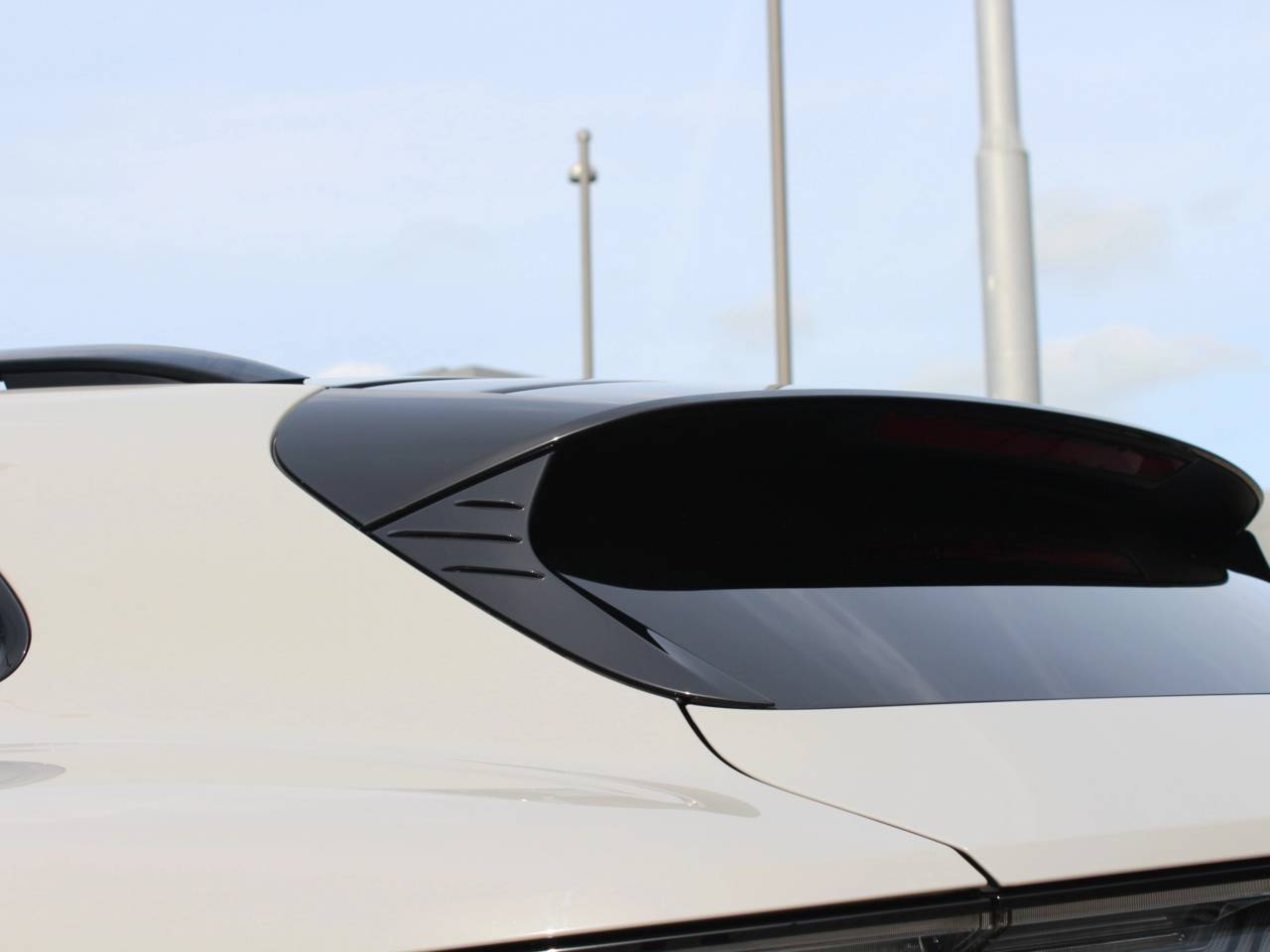 Taycan 4S CROSS TURISMO (10) image 18