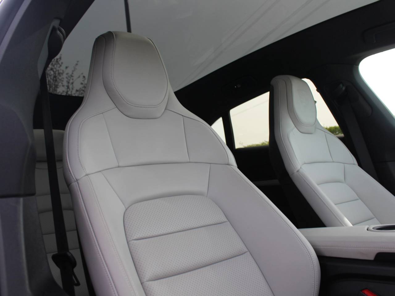 Taycan 4S CROSS TURISMO (10) image 05