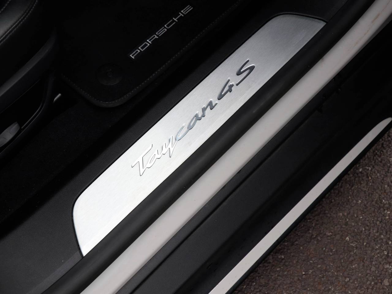 Taycan 4S (79KWH) (13) image 31