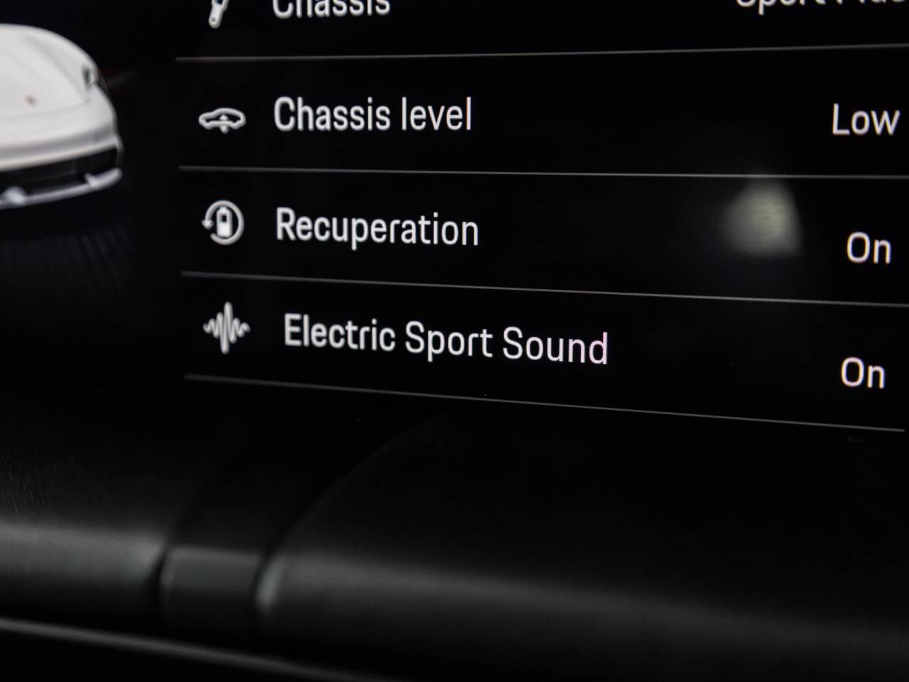 Taycan 4S CROSS TURISMO (28) image 35