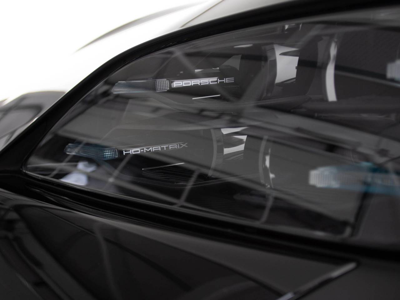 Taycan TURBO S image 25