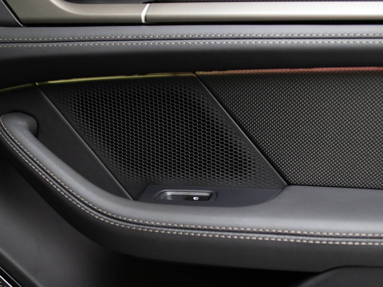 Taycan TURBO S image 58