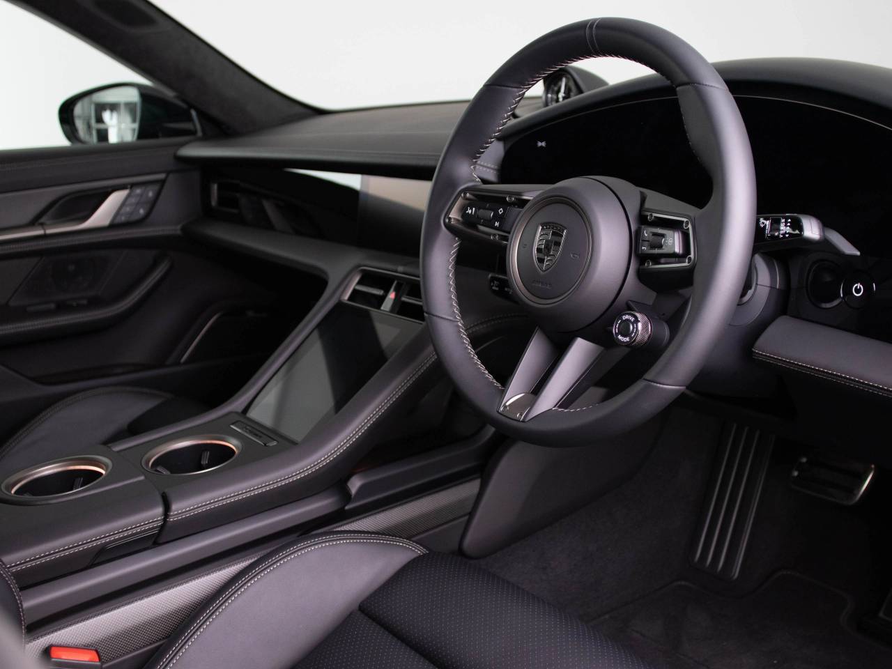 Taycan TURBO S image 07