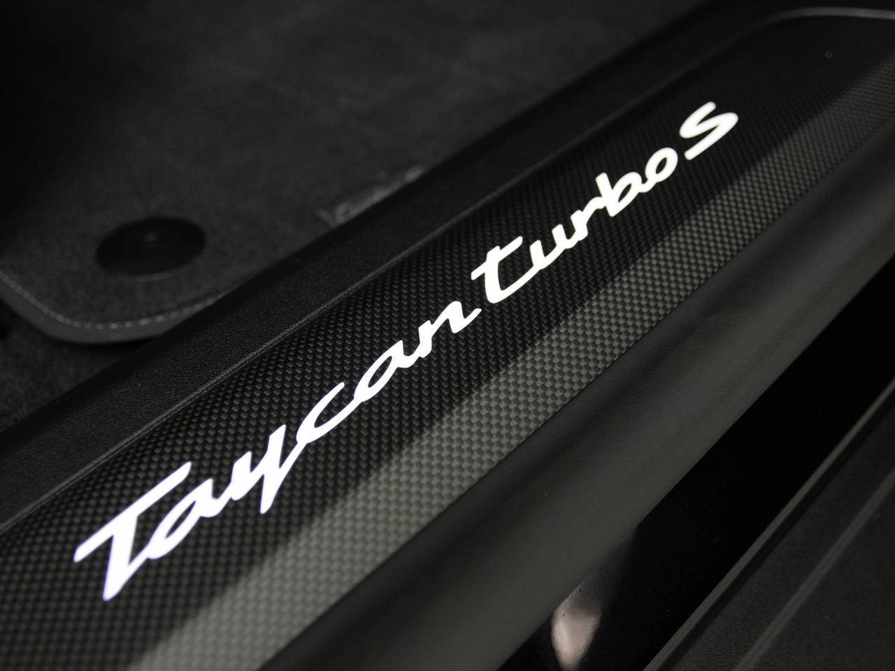 Taycan TURBO S image 40