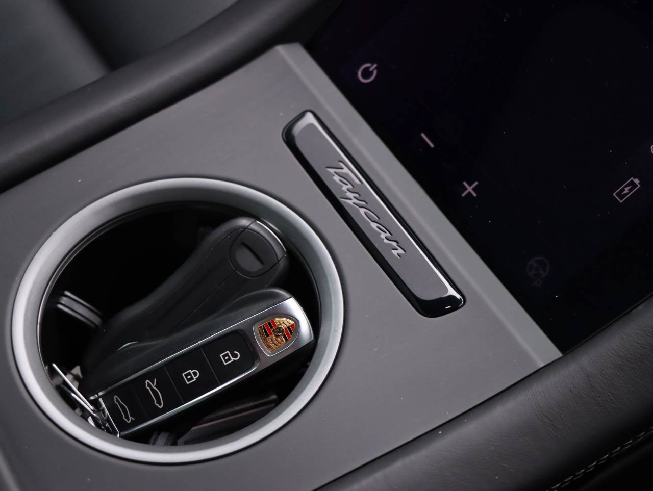 Taycan 4S CROSS TURISMO (38) image 18