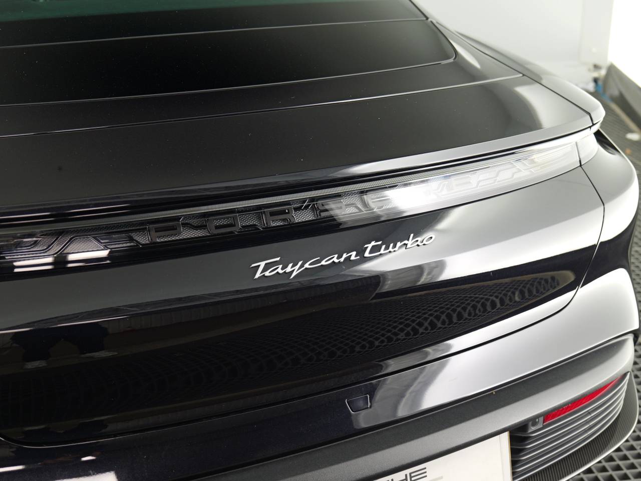 Taycan TURBO 93KWH (11) image 15