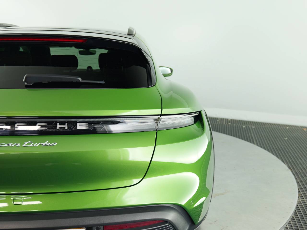 Taycan TURBO CROSS TURISMO (8) image 16