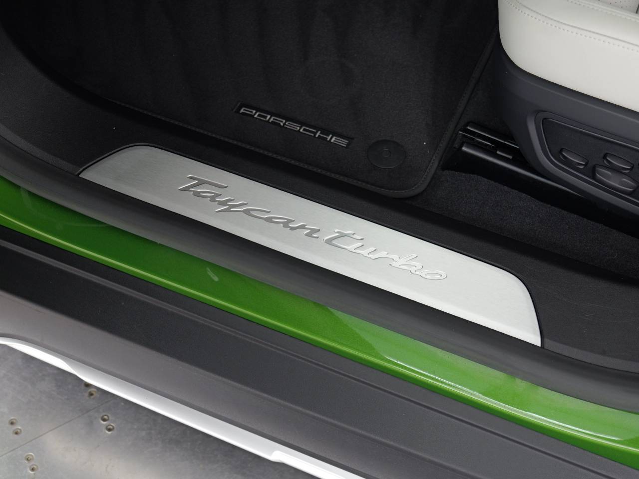 Taycan TURBO CROSS TURISMO (8) image 35