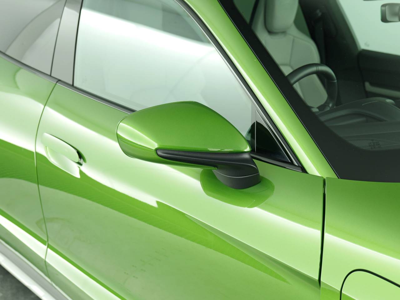 Taycan TURBO CROSS TURISMO (8) image 12