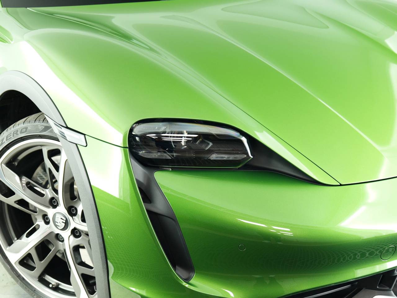 Taycan TURBO CROSS TURISMO (8) image 10