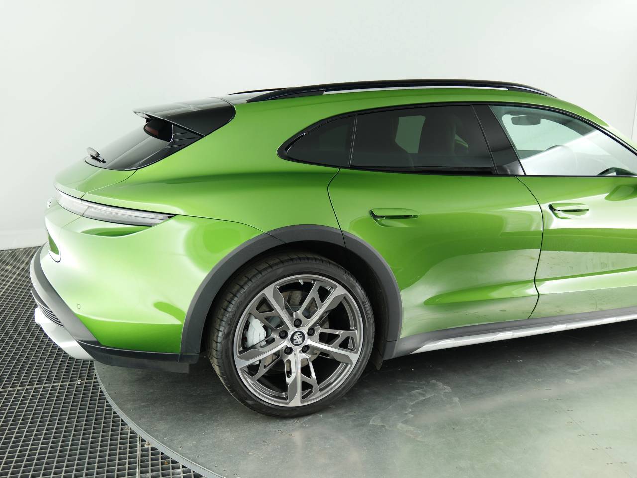 Taycan TURBO CROSS TURISMO (8) image 17