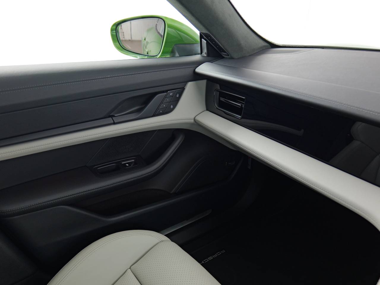 Taycan TURBO CROSS TURISMO (8) image 20