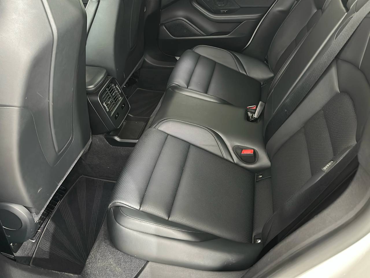 Taycan 4S SPORT TURISMO (22) image 04
