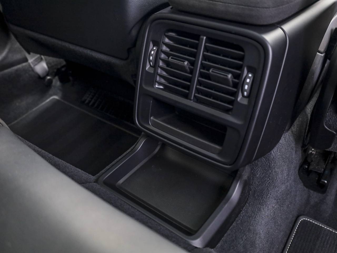 Taycan GTS SPORT TURISMO (12) image 32