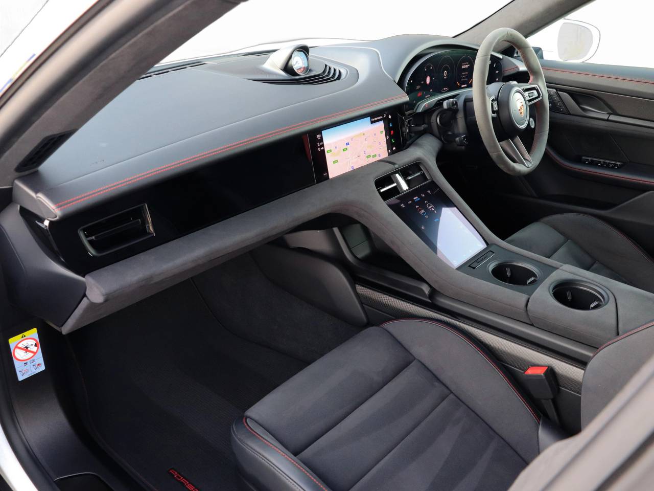 Taycan GTS SPORT TURISMO (12) image 04