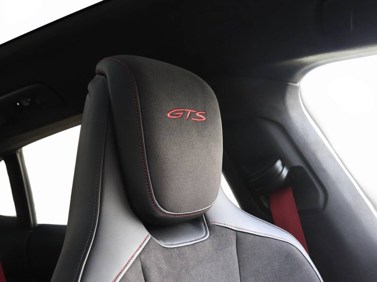 Taycan GTS SPORT TURISMO (12) image 37