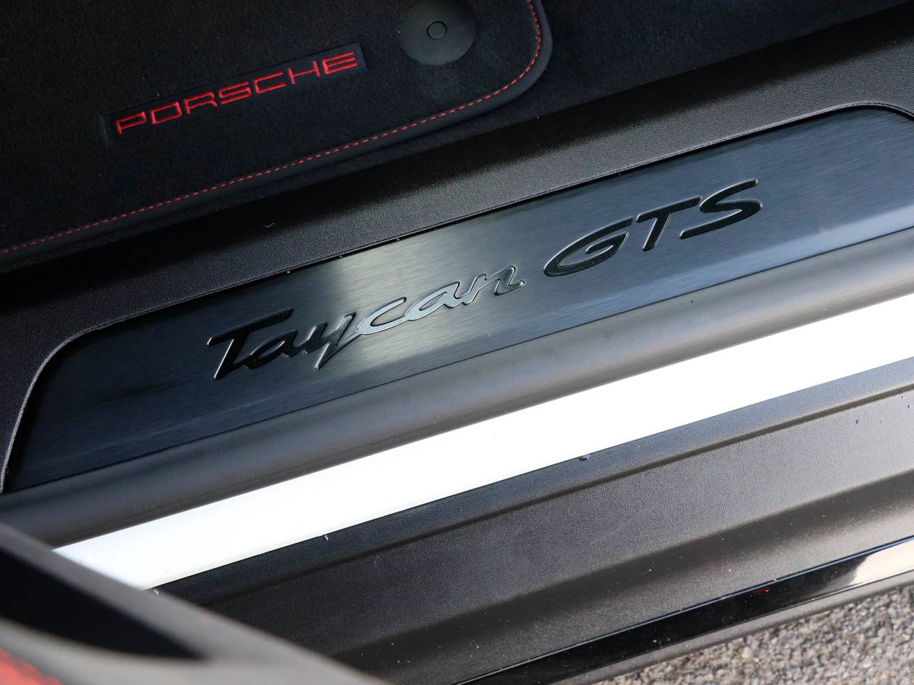 Taycan GTS SPORT TURISMO (12) image 16