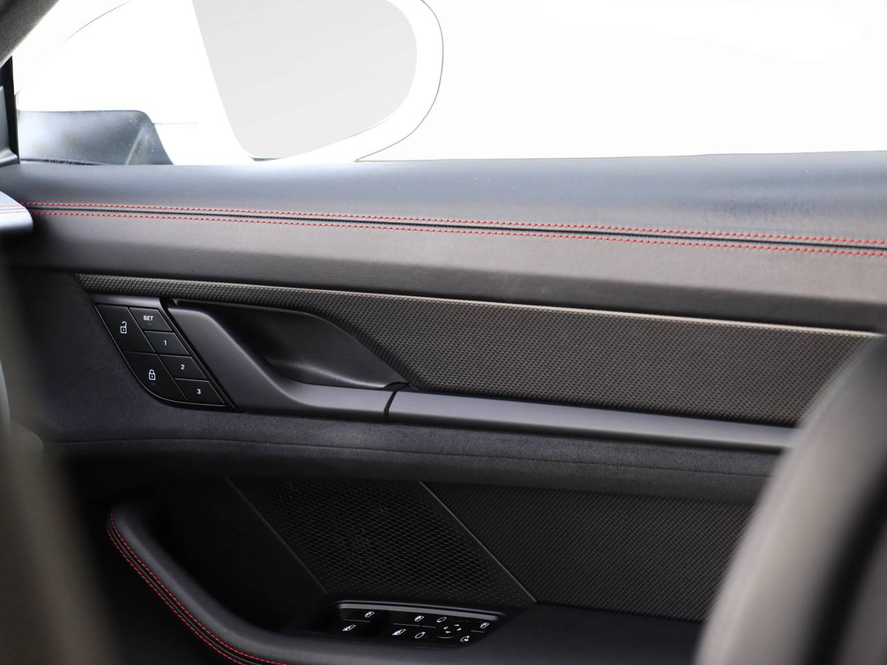 Taycan GTS SPORT TURISMO (12) image 33