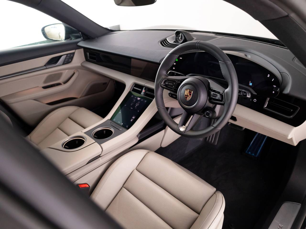 Taycan BASE SPORT TURISMO image 07
