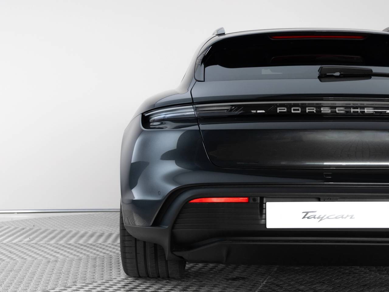 Taycan BASE SPORT TURISMO image 12