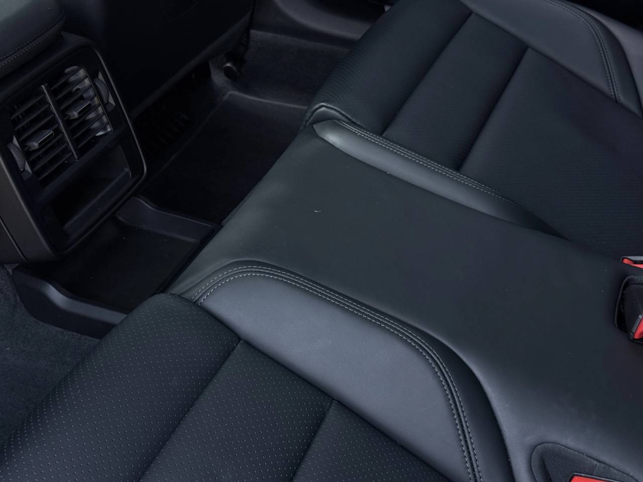 Taycan 4S SPORT TURISMO (12) image 21